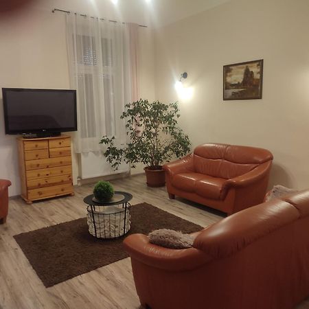 Szent Janos Apartman Makó Exterior foto
